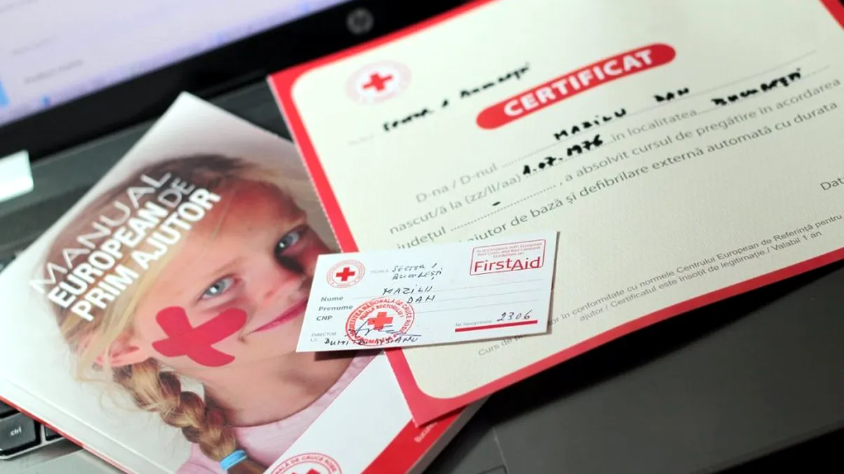 Curs de prim ajutor. Cât costă și cât durează să înveți să salvezi viața unui om