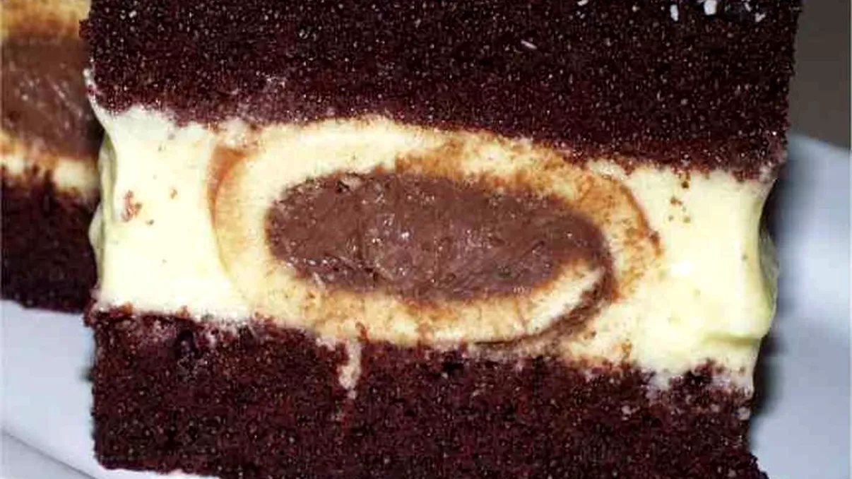 ”Ochiul lui Petre Roman”, prăjitura care s-a viralizat acum pe internet. Care e secretul ei