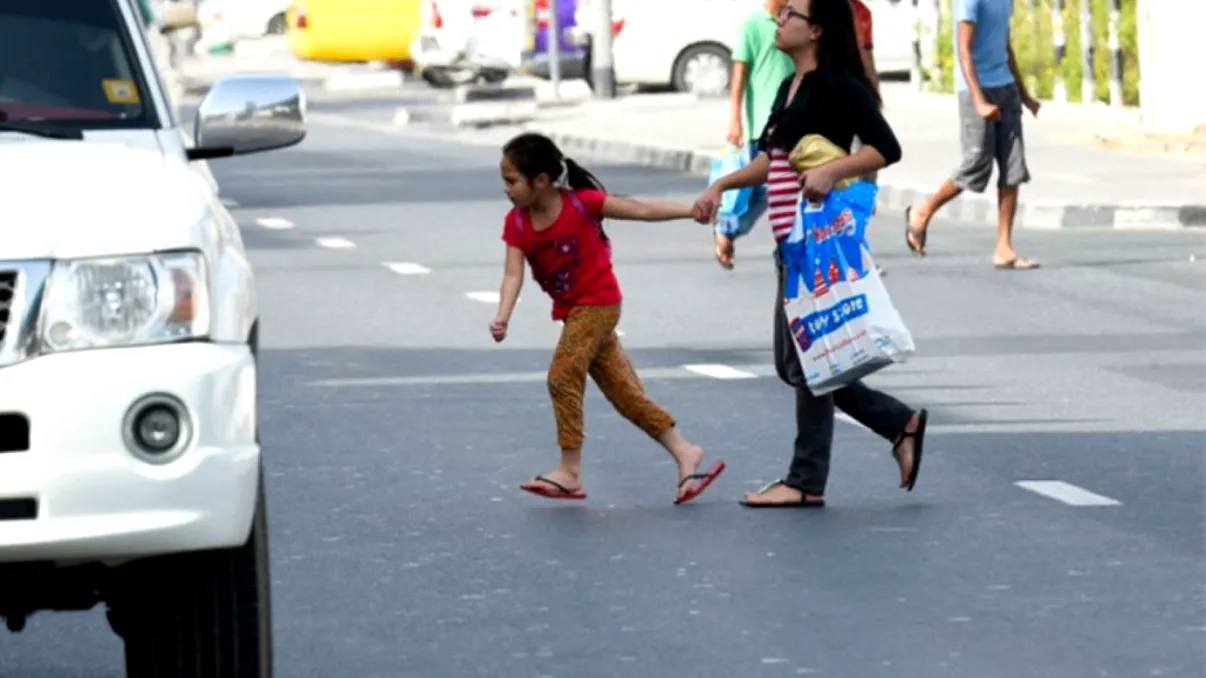 Cum a reușit o femeie din Iași să facă pagubă de 50.000 de dolari în America după ce a traversat strada printr-un loc nepermis