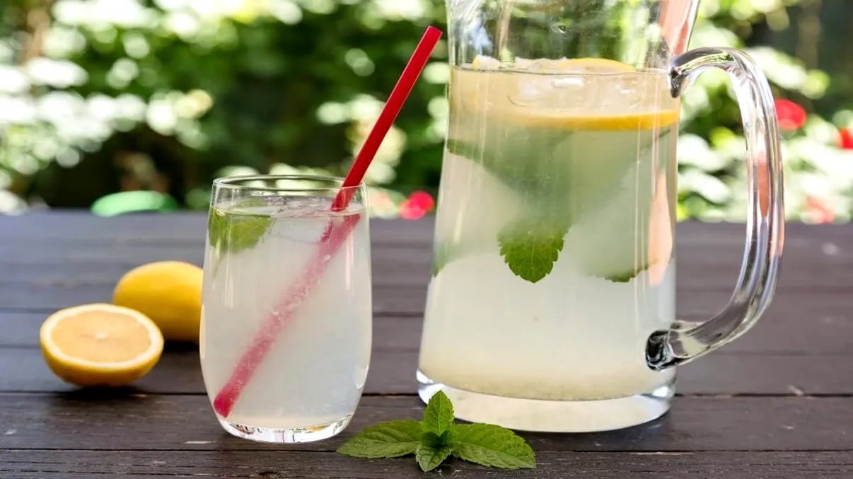 Pericolul descoperit în limonadă. Atenție, români! Cum o prepari corect și sănătos
