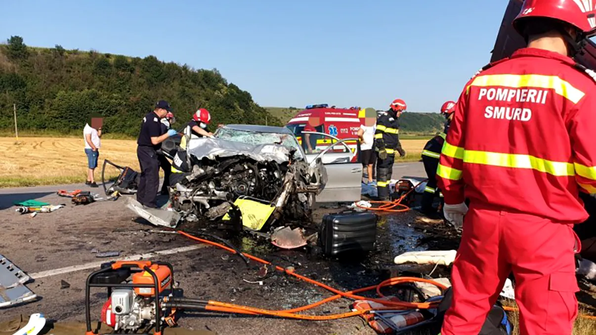 Accident grav în Bacău. Şapte persoane au murit, printre care doi copii. A fost activat planul roşu