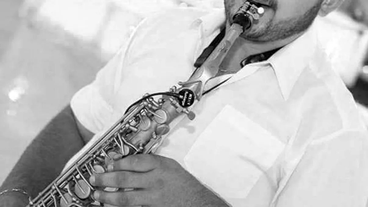 Doliu în lumea muzicii românești. A murit la doar 27 de ani, răpus de o boală grea. Mesajul sfâșietor transmis de iubita sa