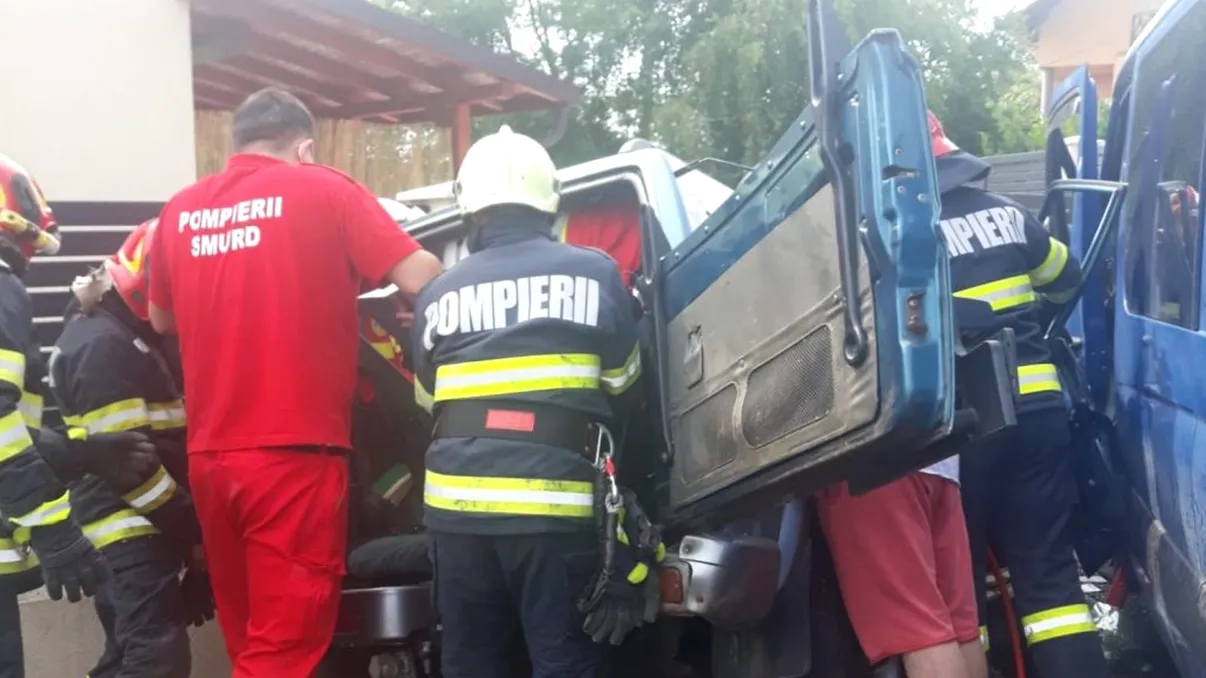 Tragedie în Maramureș. Maria, o tânără de 19 ani a murit la 200 de metri de casă într-un cumplit accident. Mama sa se afla alături. Video