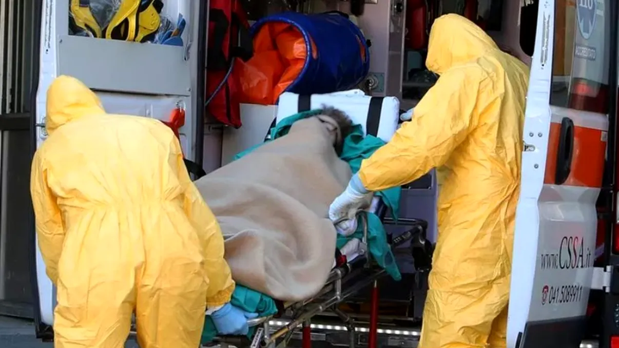 O româncă a murit la șapte ore după ce s-a vaccinat anti-Covid-19, în Italia. Ce a apucat să facă după ce a simțit că îi este rău