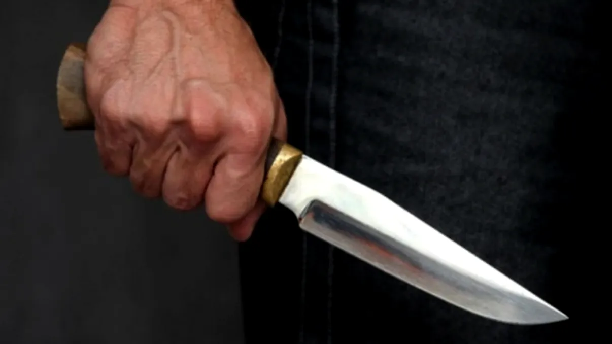 Prezentatoare TV, abuzată intim în scara blocului. A povestit ororile trăite: ”M-a legat, mi-a pus cuţitul”