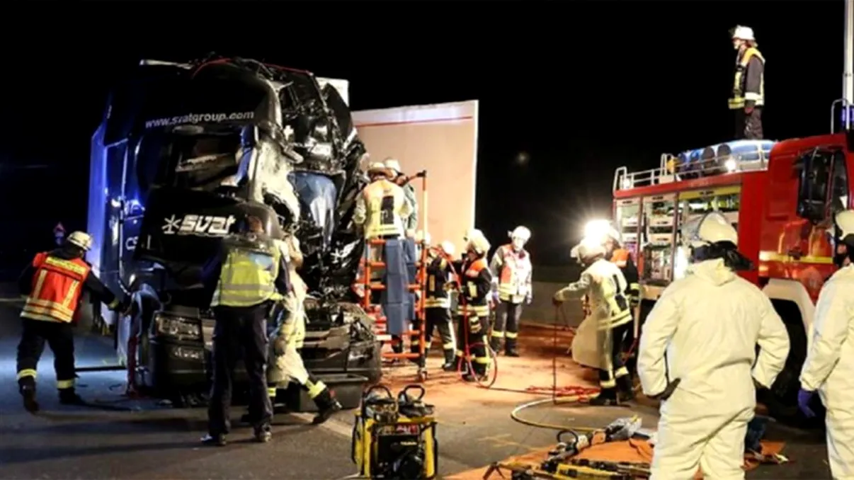 Tânăr din Iași, în stare gravă după ce a fost strivit de două TIR-uri. Ce șanse îi dau medicii