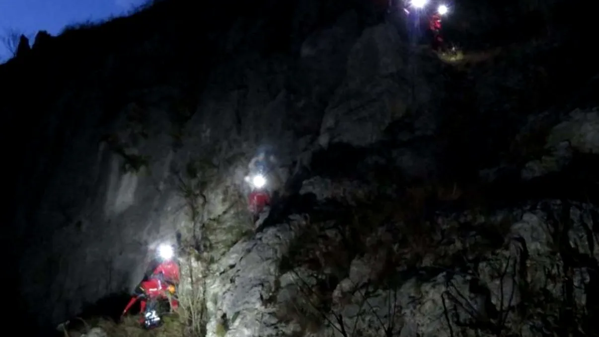 Acțiune de salvare în Munții Făgăraș. Doi turiști au căzut într-o prăpastie de 80 de metri. Unul dintre ei a decedat, celălalt se află în stare gravă