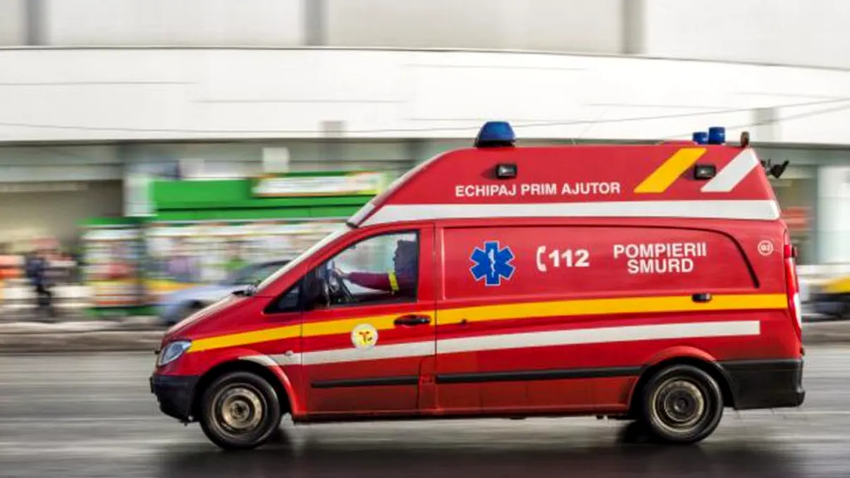 Arsuri de gradul II și III suferite de o femeie din Iași, după ce s-a opărit cu suc de roşii