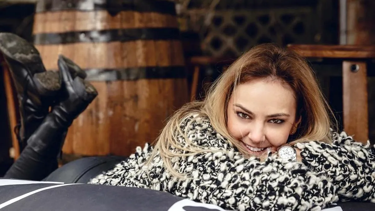 Câți bani făcea pe lună Roxana Ionescu cu ajutorul sânilor săi. S-a aflat abia acum suma exactă (exclusiv)