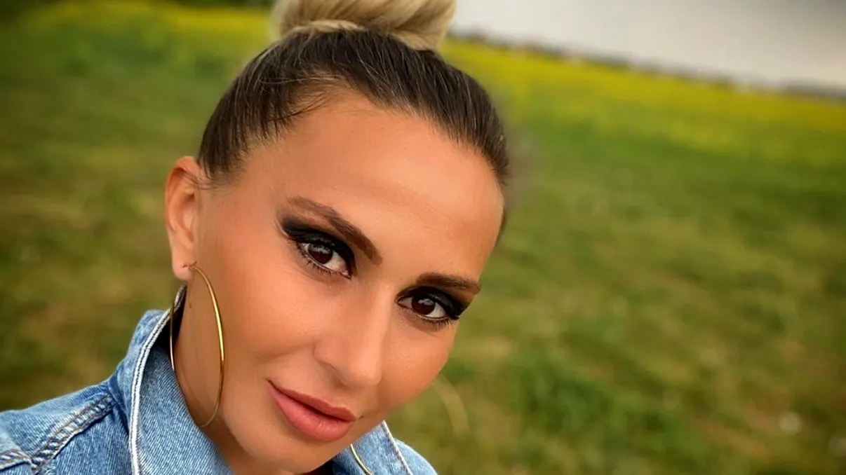 Crina Abrudan, exemplu și pentru Alexandra Dinu. Ce a făcut vedeta pe plajă, în fața a sute de oameni