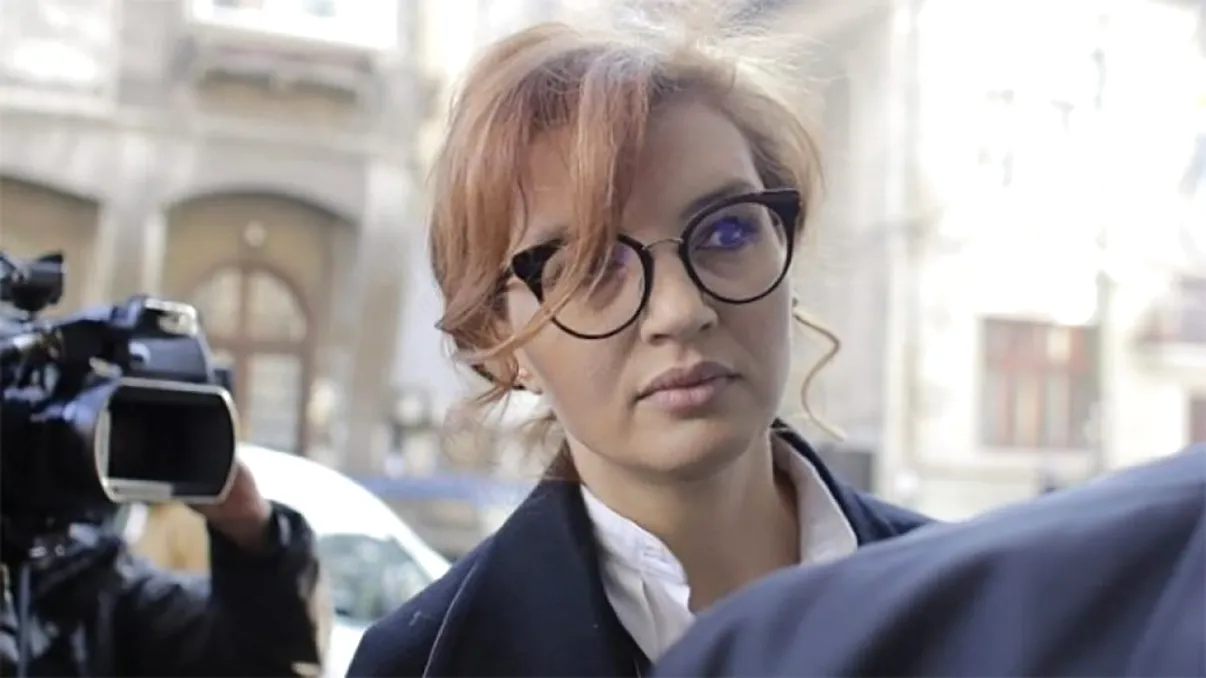 Cum arată Ioana Băsescu după ce a fost condamnată la închisoare, alături de Elena Udrea. Imaginile adevărului sunt aici FOTO EXCLUSIV