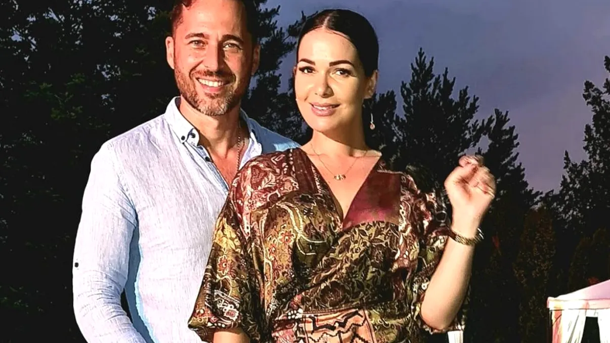 Deea și Dinu Maxer au serbat ieri ‘Nunta de dantelă’. Ce teste au trecut cei doi în 13 ani: ‘Uneori nu ne suportăm’ EXCLUSIV