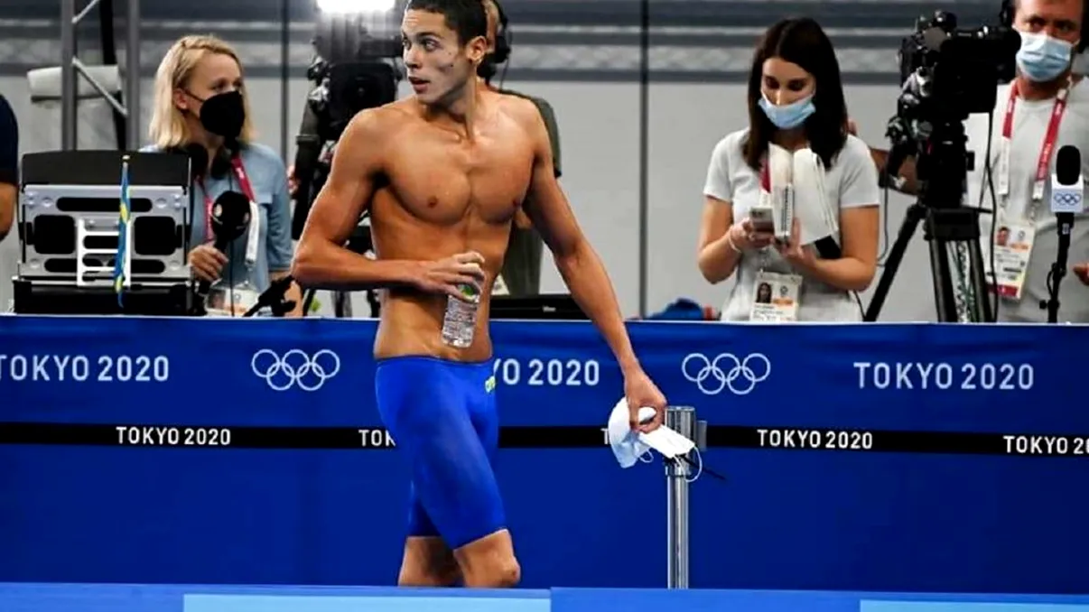 David Popovici, surpriză la revenirea în țară. Cine l-a așteptat pe noul star al înotului mondial
