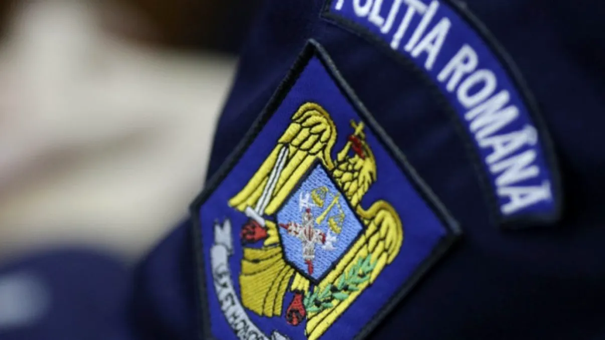 Ce s-a întâmplat cu polițistul din Oradea, sechestrat într-un apartament de patru tineri