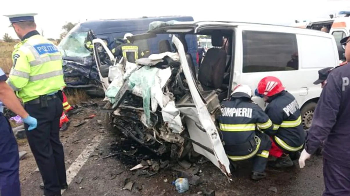 Ultima oră! Accident cu patru morți și mai multe victime în Ialomița, după impactul dintre două autoutililtare și un autoturism. Un elicopter SMURD intervenit de urgență