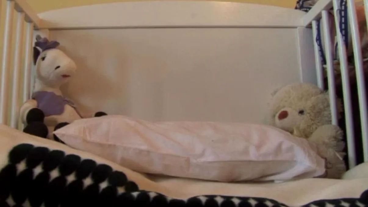 Tragedie imensă într-o familie din Iași. Bebeluș de cinci luni, găsit fără viață în patul părinților. Ce se întâmplase cu micuța cu puțin timp în urmă