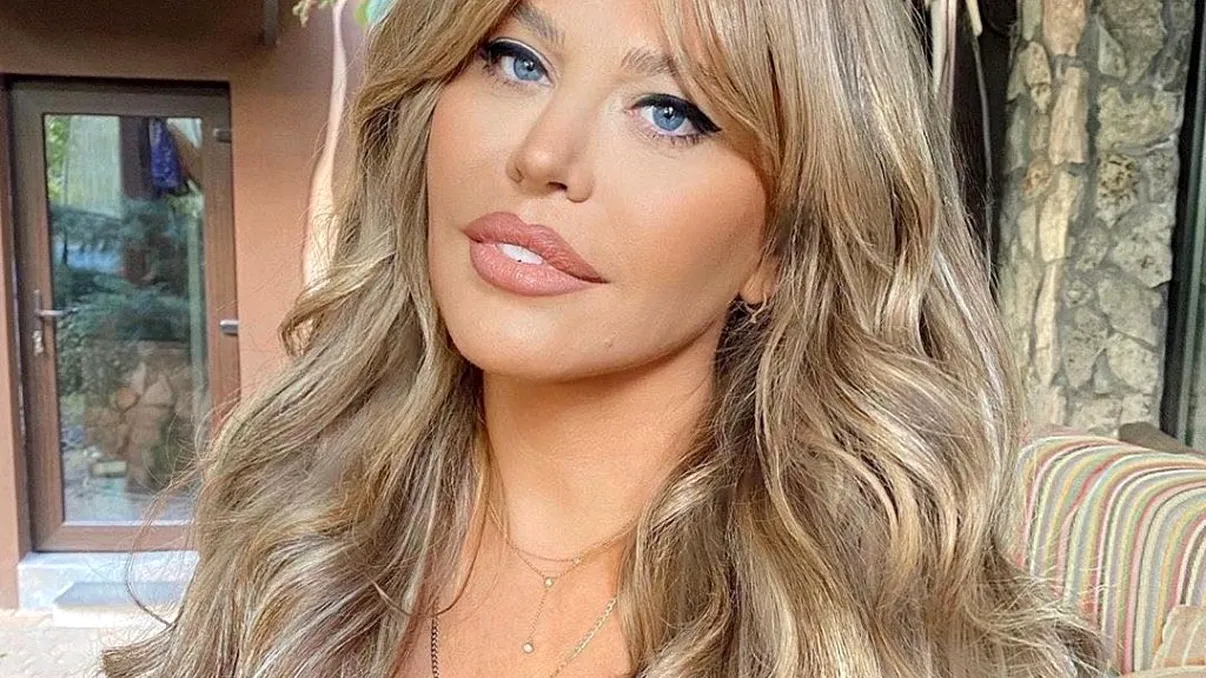 Loredana Groza a răbufnit. Ce răspuns i-a dat unui internaut după ce acesta i-a spus că este artificială