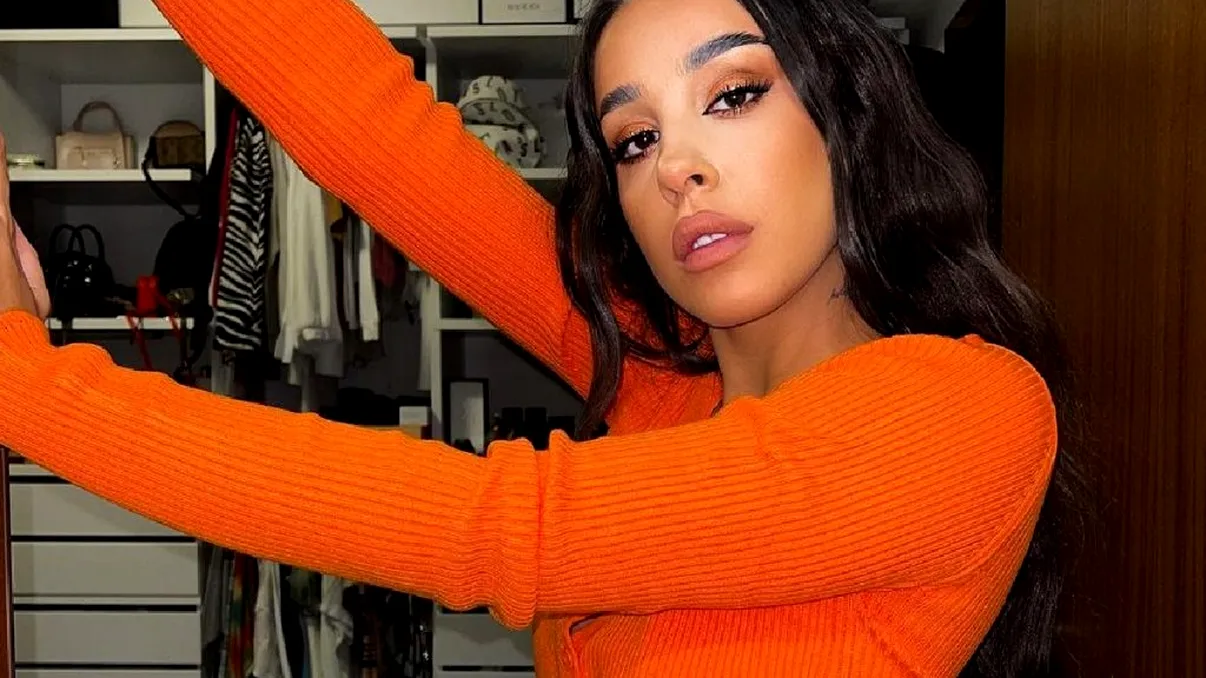 Iubita lui Speak, amendată de Poliție. Ce a făcut bruneta, chiar le-a mulțumit agenților