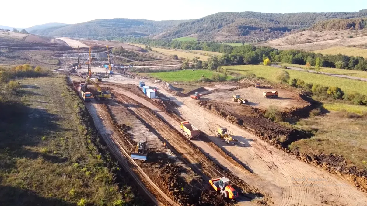 Dezastru pe Autostrada Transilvania, unde s-a produs o nouă alunecare de teren