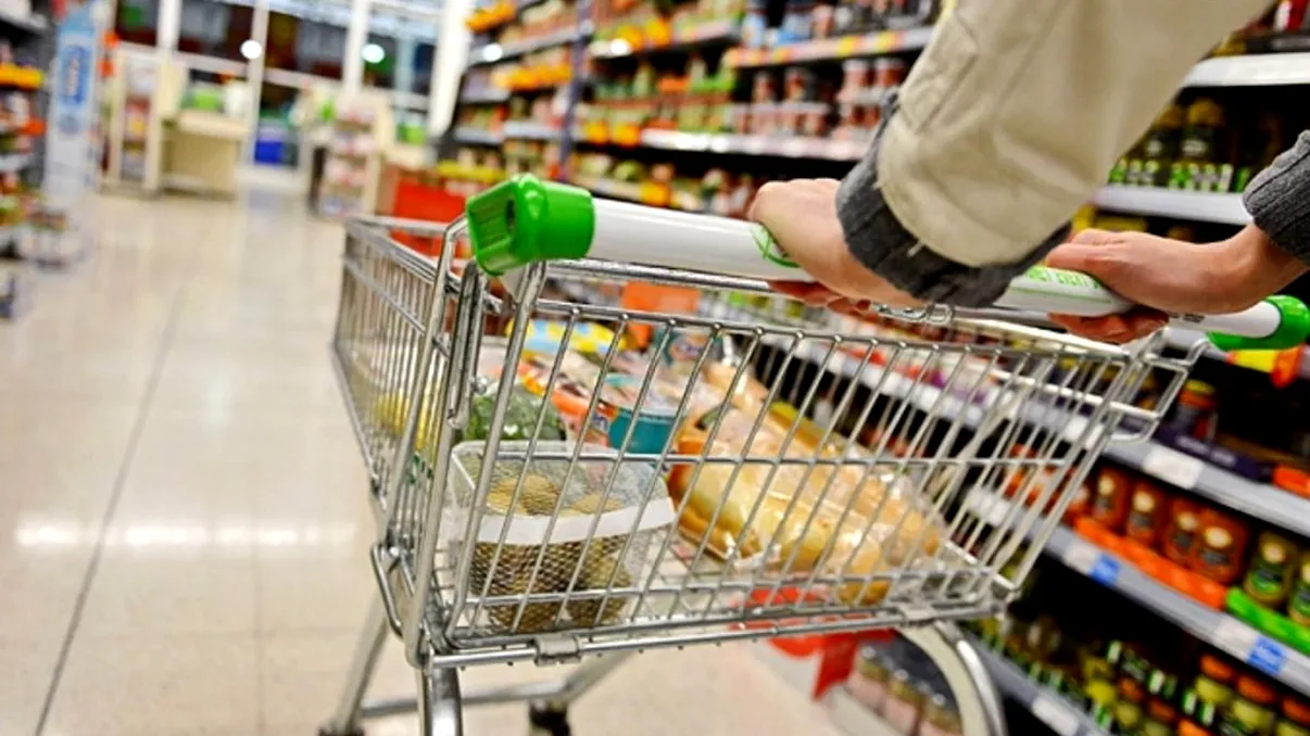 Care este hipermarketul din România care a decis să permită accesul tuturor clienților şi să nu țină cont de certificatul verde