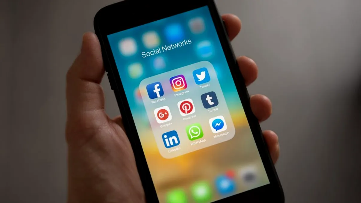 Ce au făcut influencerii după ce Facebook și Instagram au avut probleme timp de 7 ore