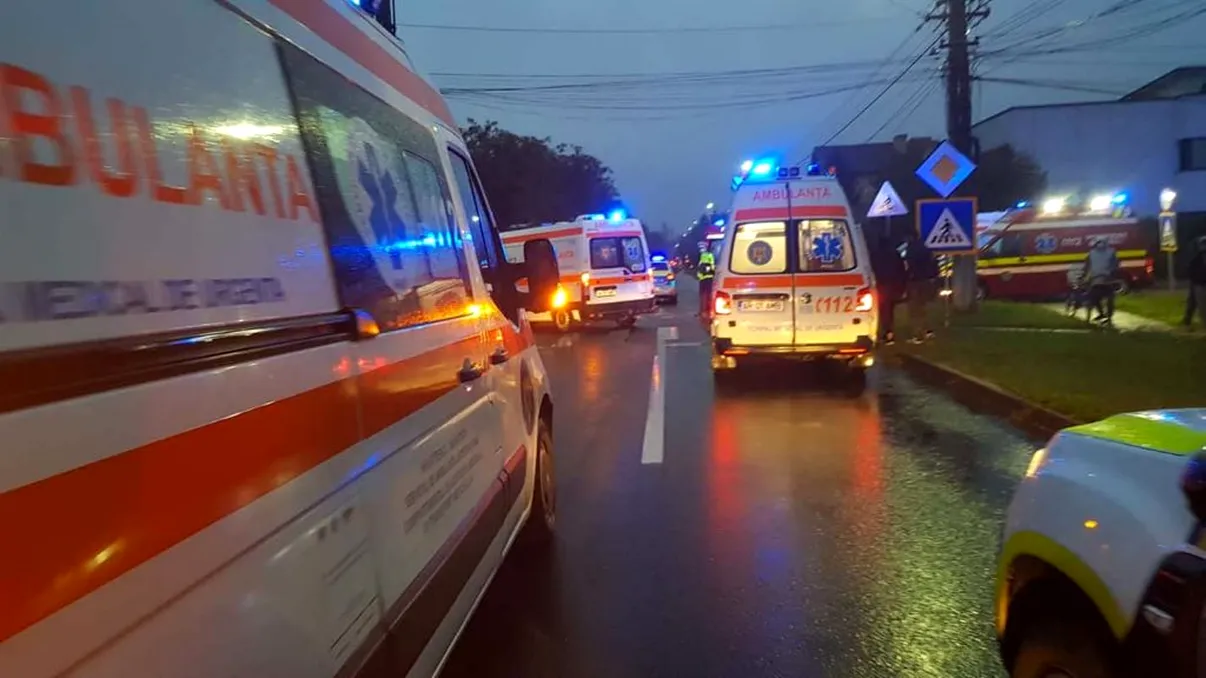 Ultima oră! Accident extrem de grav în Arad între un microbuz și un autoturism. A fost activat Planul Roșu de Intervenție