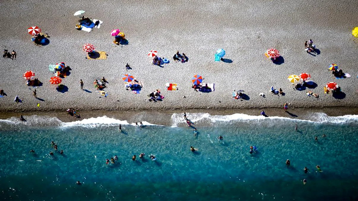 Câți români au mers pe litoral în 2021. Record senzațional în al doilea an pandemic