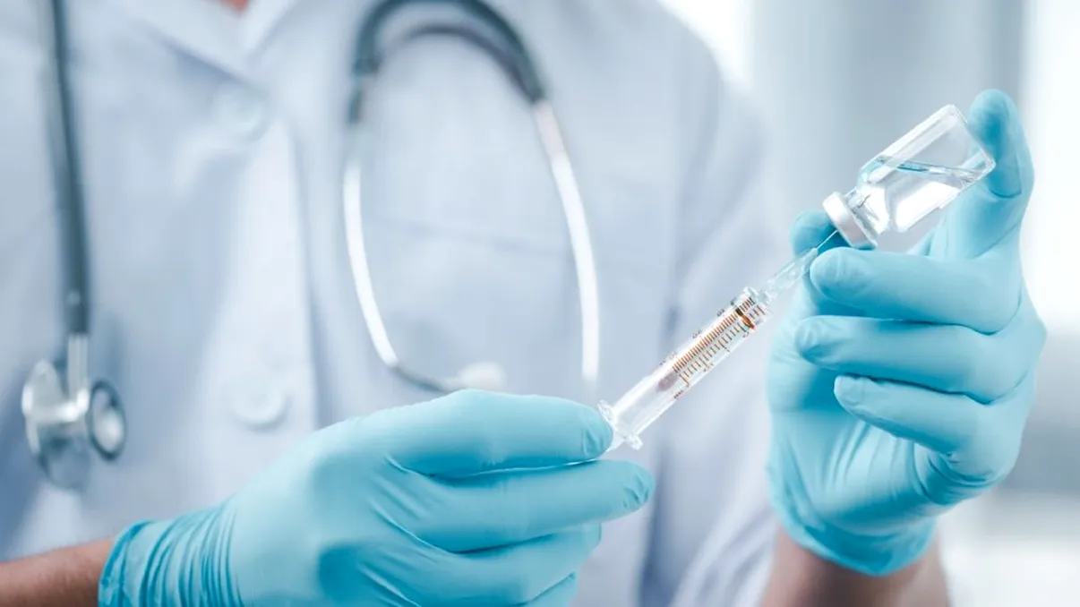 Schimbare pentru românii cu răspuns imun scăzut. Ce se întâmplă cu vaccinarea anti-covid