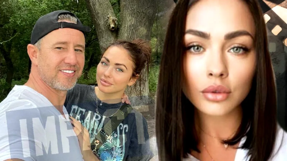 Iubita lui Reghe, surprinsă într-un moment intim. Ce făcea Corina Caciuc în ușa băii VIDEO