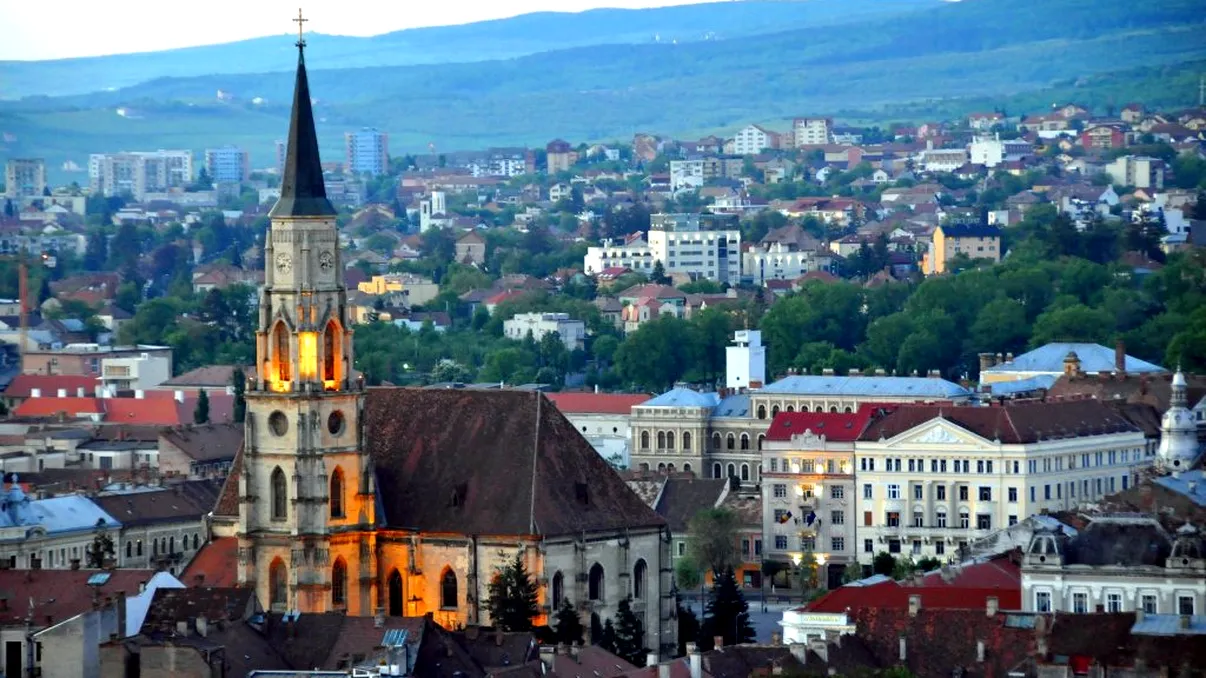 Orașul din România cu cele mai multe zile însorite. Românii pot admira și un 'templu metafizic' aici