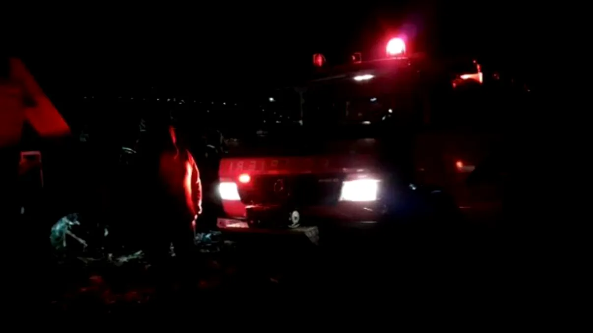 Dublă tragedie într-o familie din Cluj. Un tânăr a rămas fără braț, în timp ce tatăl lui a murit din cauza șocului. Ce s-a întâmplat în timp ce se aflau pe câmp