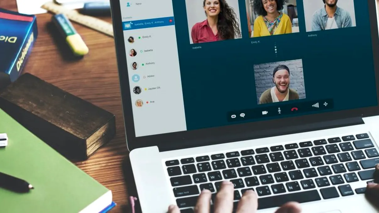 Țara unde patronii iau amendă când își deranjează angajații în timpul liber