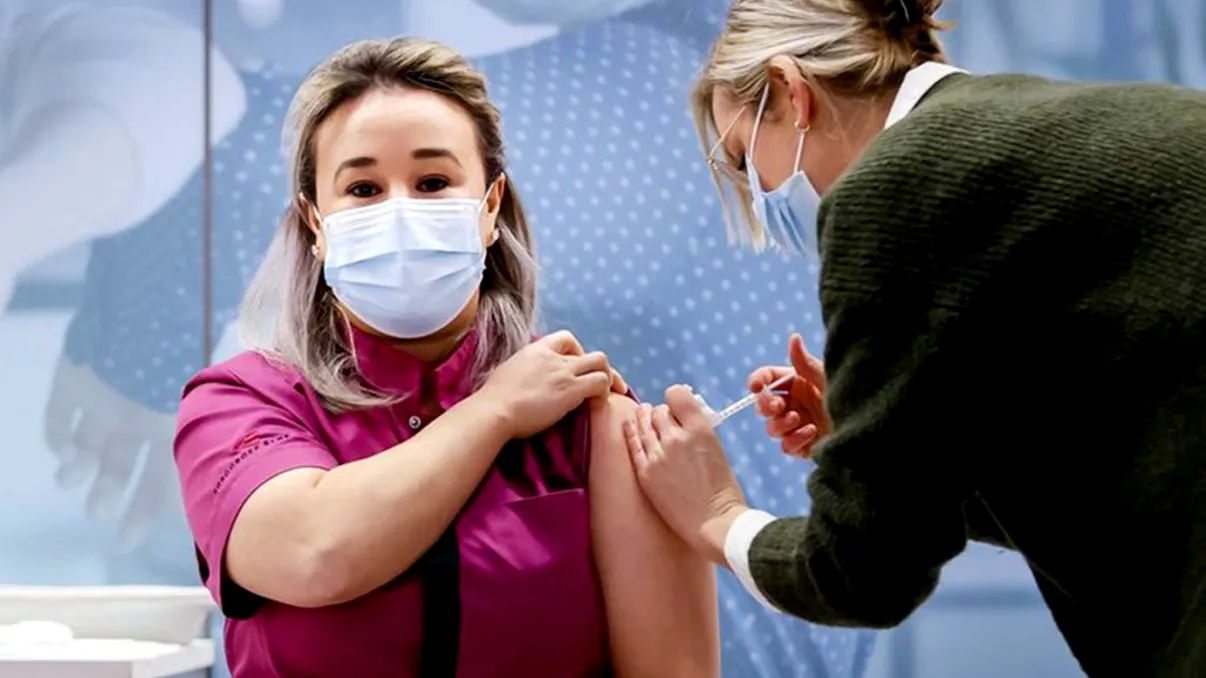 De ce vaccinarea nu poate opri valul de covid-19. Un studiu german spune ce lipsește