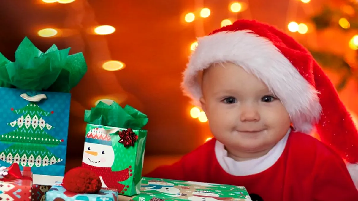 Câte cadouri trebuie să îi oferi copilului tău de Crăciun, de fapt. Acesta e numărul corect