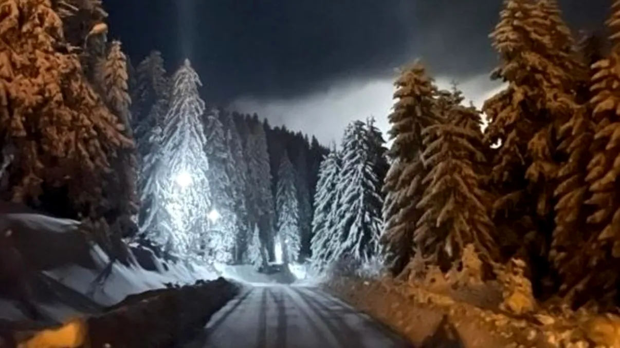 Zonele din România unde zăpada are deja 1 metru. Unde te poți bucura de iarnă