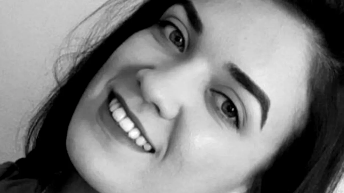 Tânără de 21 de ani, moarte misterioasă după ce s-a întors de la petrecerea de Crăciun. Ce au descoperit medicii legiști în urma autopsiei