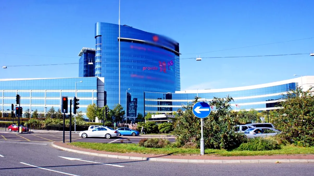 Compania majoră care vinde ultima fabrică din România. Vești proaste pentru angajații ei