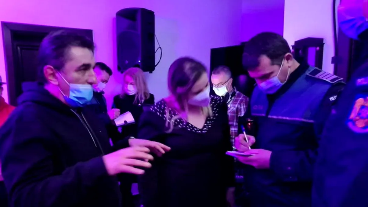 Managerul unui spital din România a organizat o petrecere monstru cu toate restricțiile anti-Covid-19 încălcate. Cum a reacționat poliția