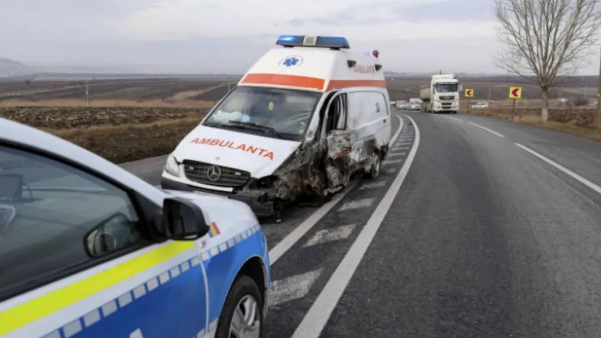 Primele declarații ale șoferului de pe ambulanță, implicat în accidentul cu 7 morți de la Iași. „Nu am apucat să fac nimic, am văzut doar că mă izbesc în el”