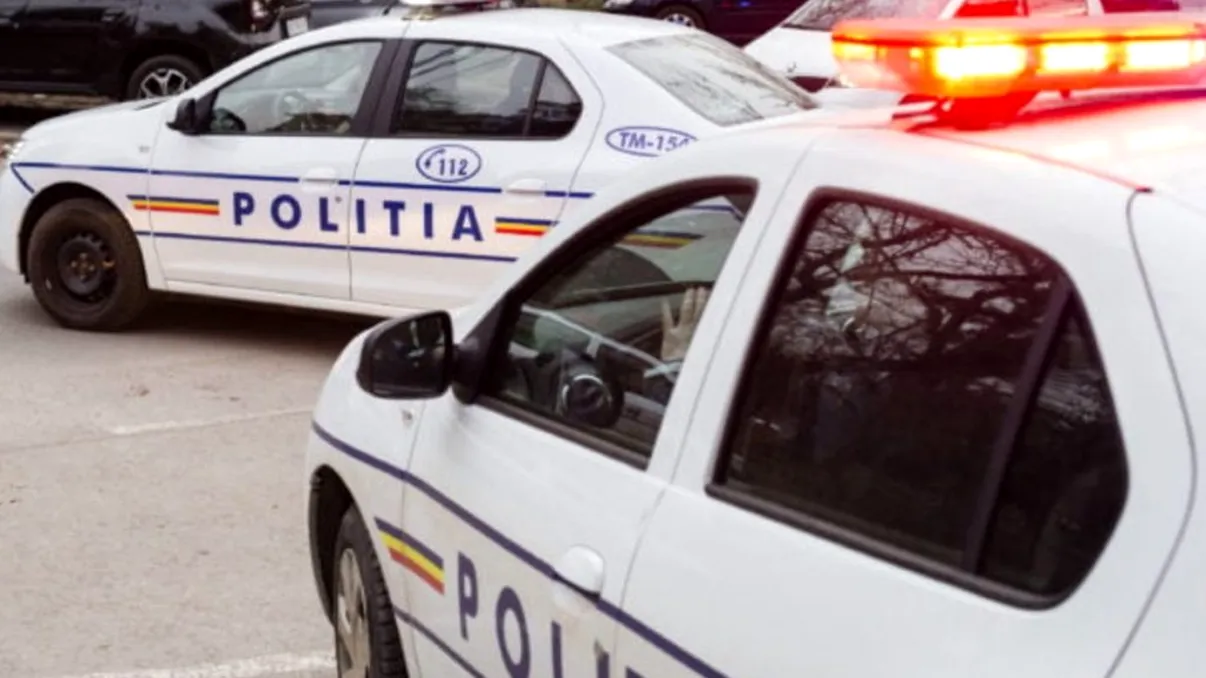 Fată de 13 ani, răpită de patru indivizi din curtea casei. Au urcat-o cu forța în mașină și au plecat