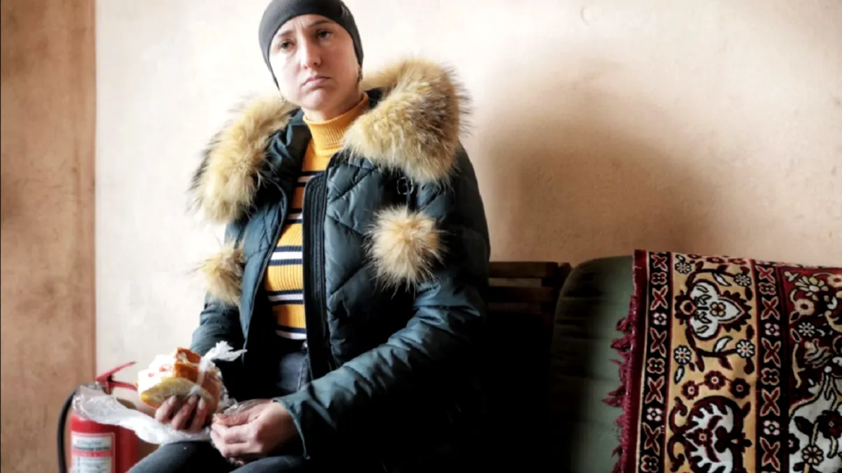 Cum vine o mamă din Ucraina în România, pentru dializă: „La vamă, pe partea noastră, oamenii plătesc șpagă ca să treacă”