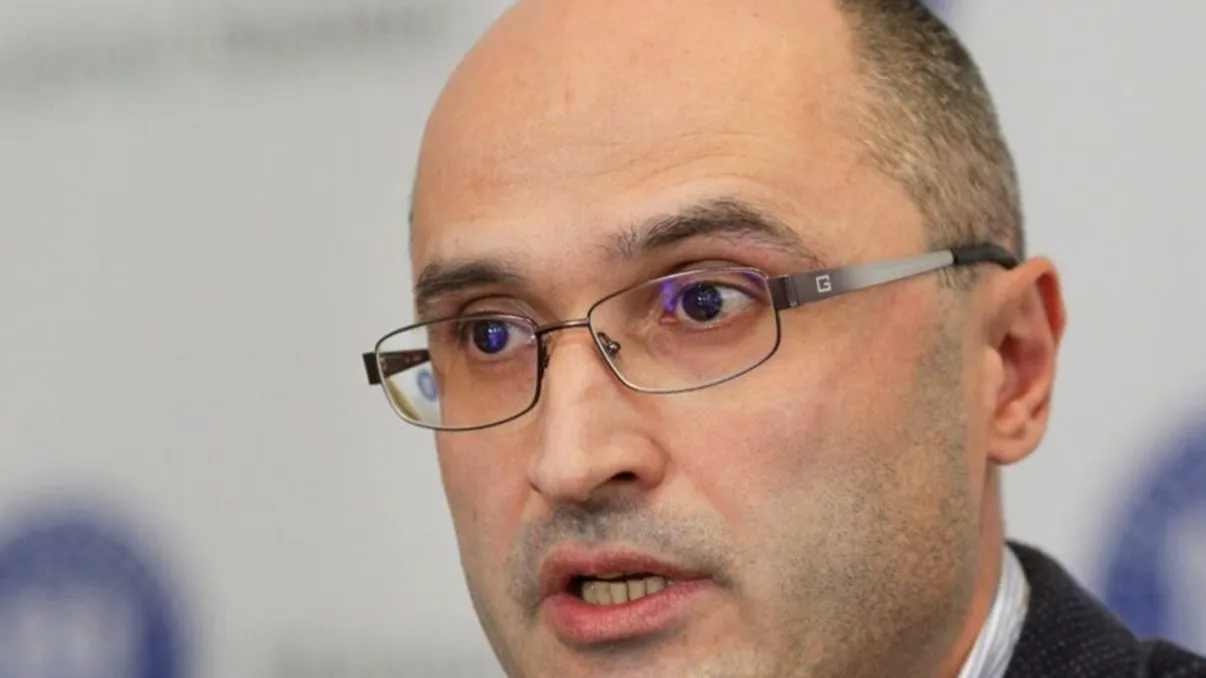 Managerul Spitalului Victor Babeş, reacție dură după decizia CCR privind renunțarea la mască în aer liber. Cel mai mare risc la care sunt expuși cetățenii