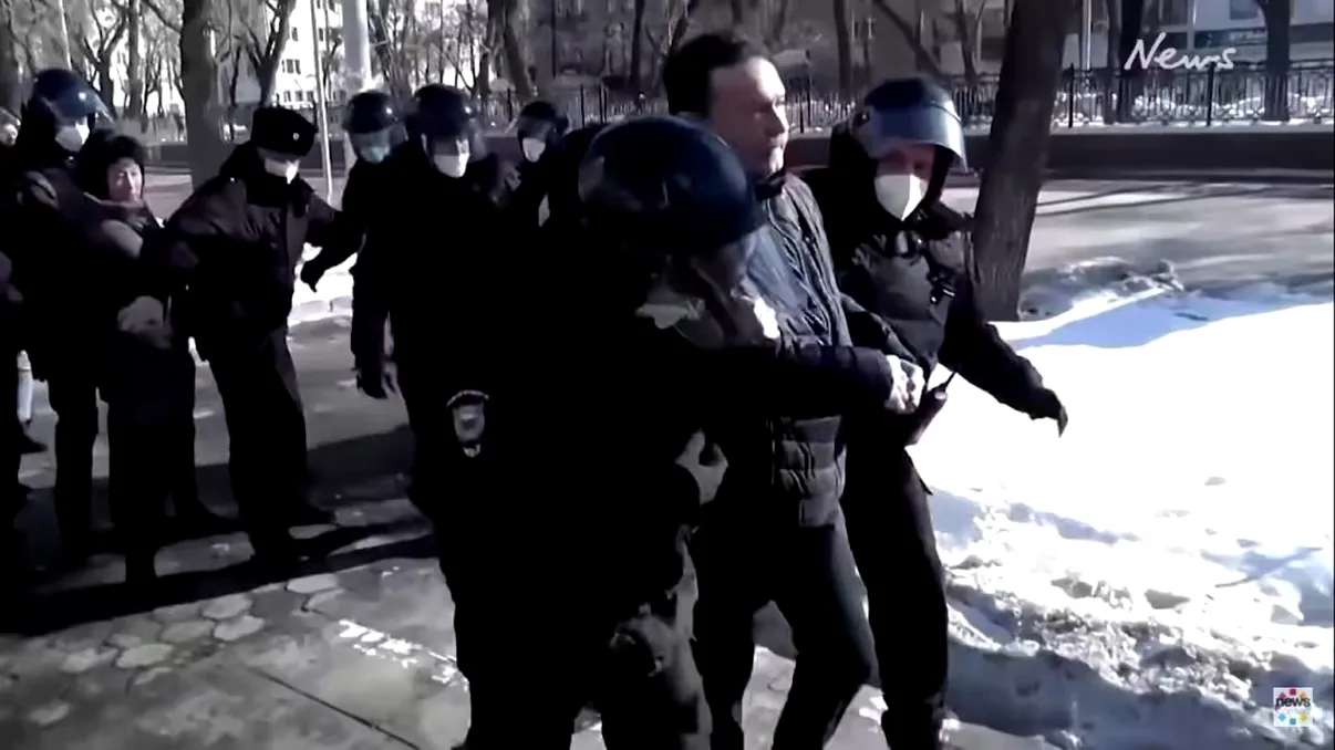 Ce a pățit un tânăr rus din cauza războiului din Ucraina: „Tata mi-a spus că sunt un trădător care ar trebui împușcat primul”