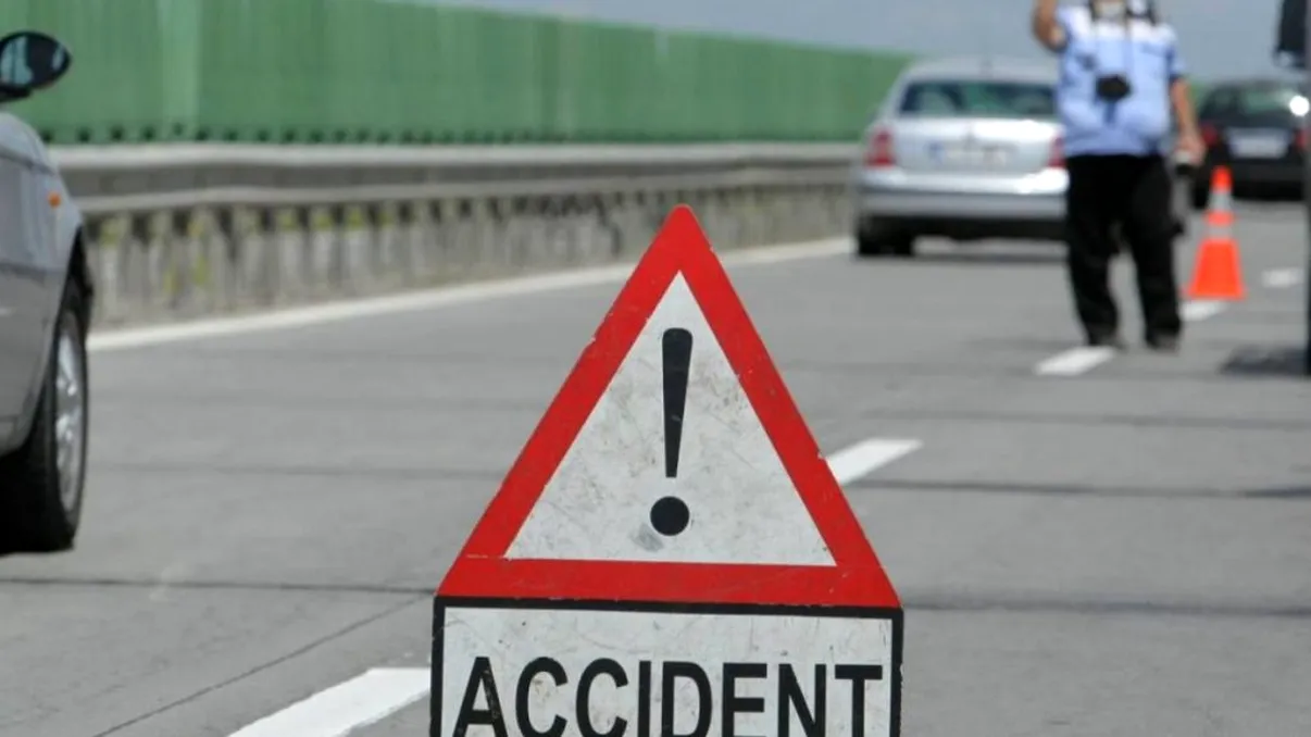 Accident rutier pe autostrada A1. Două autotrenuri și șase autoturisme au fost implicate