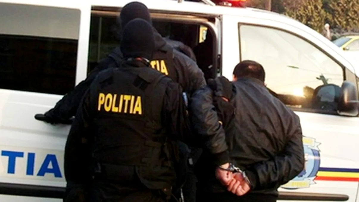 Bărbat din Botoșani, arestat după ce a furat dintr-o unitate de învățământ și un bar. Ce prejudiciu a provocat