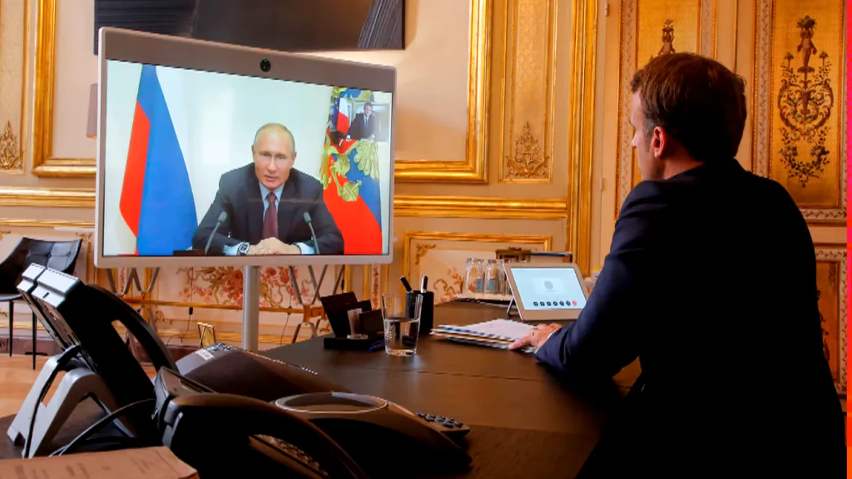 Ce a discutat Vladimir Putin cu Emmanuel Macron la telefon. Vestea tristă dată de președintele Franței