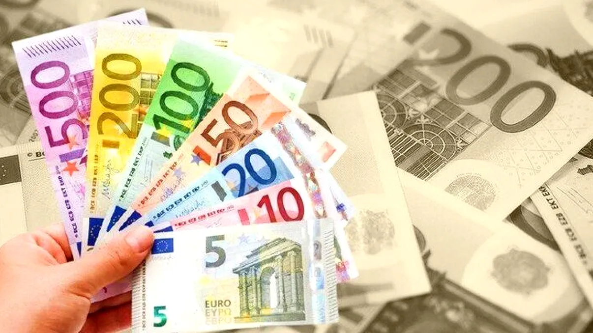 Se schimbă banii până în 2030. Cum vor fi înlocuite bancnotele în întreaga lume, conform unui studiu