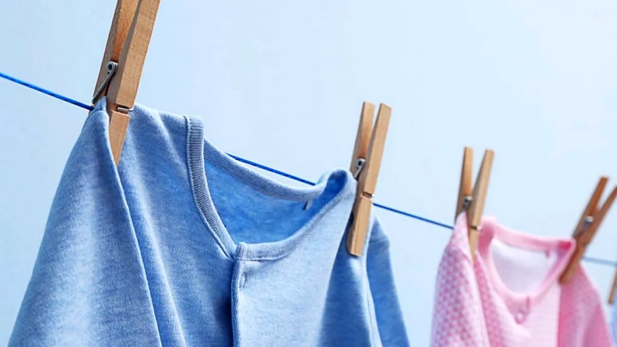 Trucurile geniale pentru a usca hainele în doar 15 minute. Le-ai folosit și tu?
