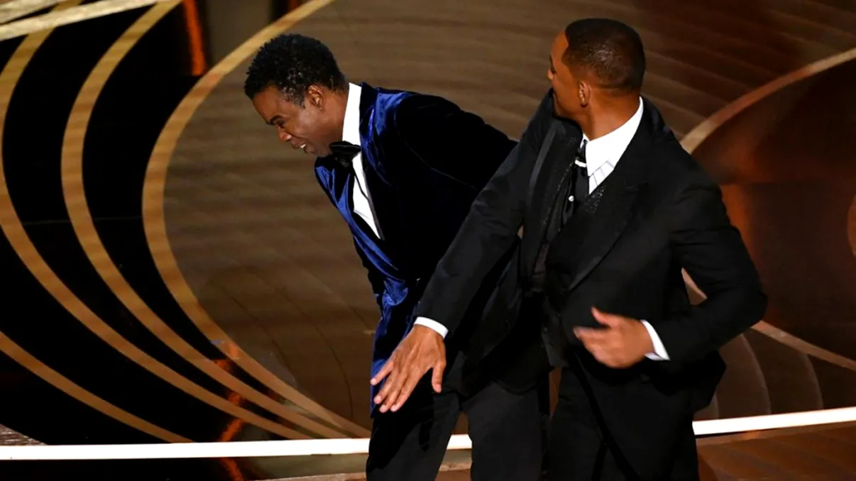 Will Smith, derapaj halucinant pe scena Premiilor Oscar. Motivul pentru care l-a lovit cu pumnul pe actorul Chris Rock în fața tuturor. Video