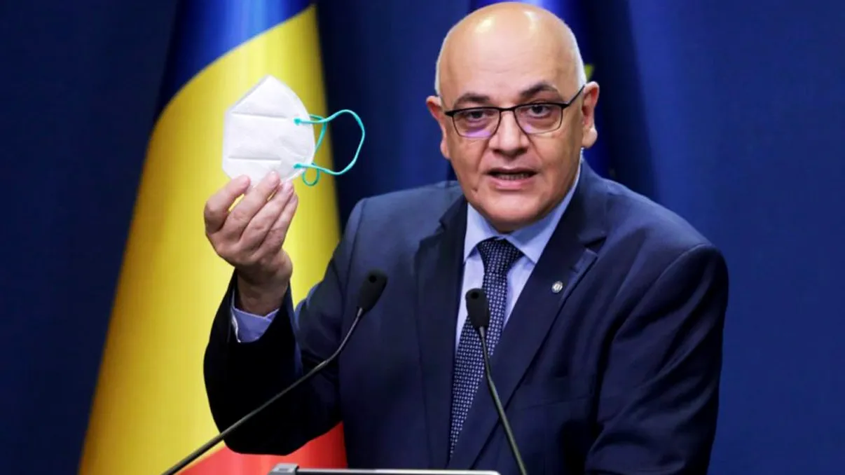 Raed Arafat are covid-19 deși a purtat această mască tot timpul. Ce simptome are